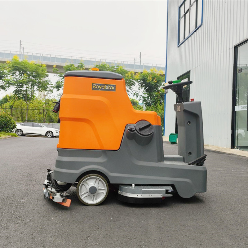 榮事達(dá)駕駛式洗地機(jī)d100 榮事達(dá)駕駛式洗地機(jī)d100.jpg